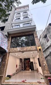 CỔ NHUẾ - MẶT NGÕ Ô TÔ TRÁNH -LÔ GÓC 2 THOÁNG –NỘI THẤT ĐẸP - VỪA Ở VỪA KINH DOANH.